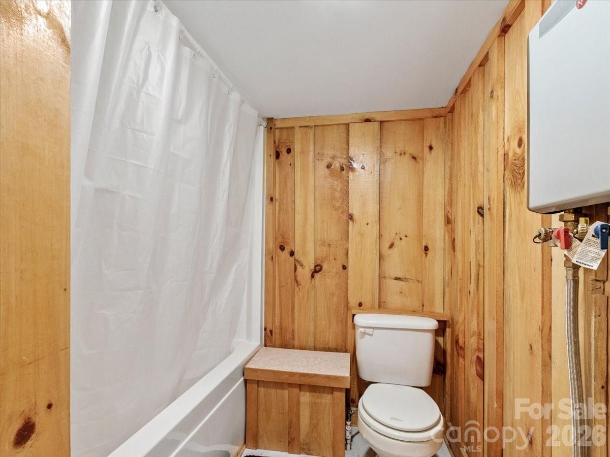 323 McCurrey Road — Burnsville