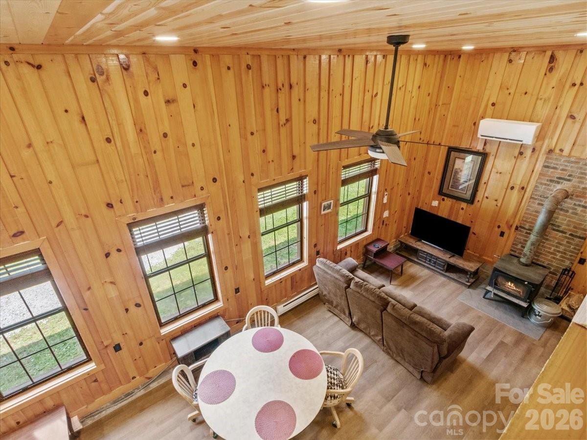 323 McCurrey Road — Burnsville