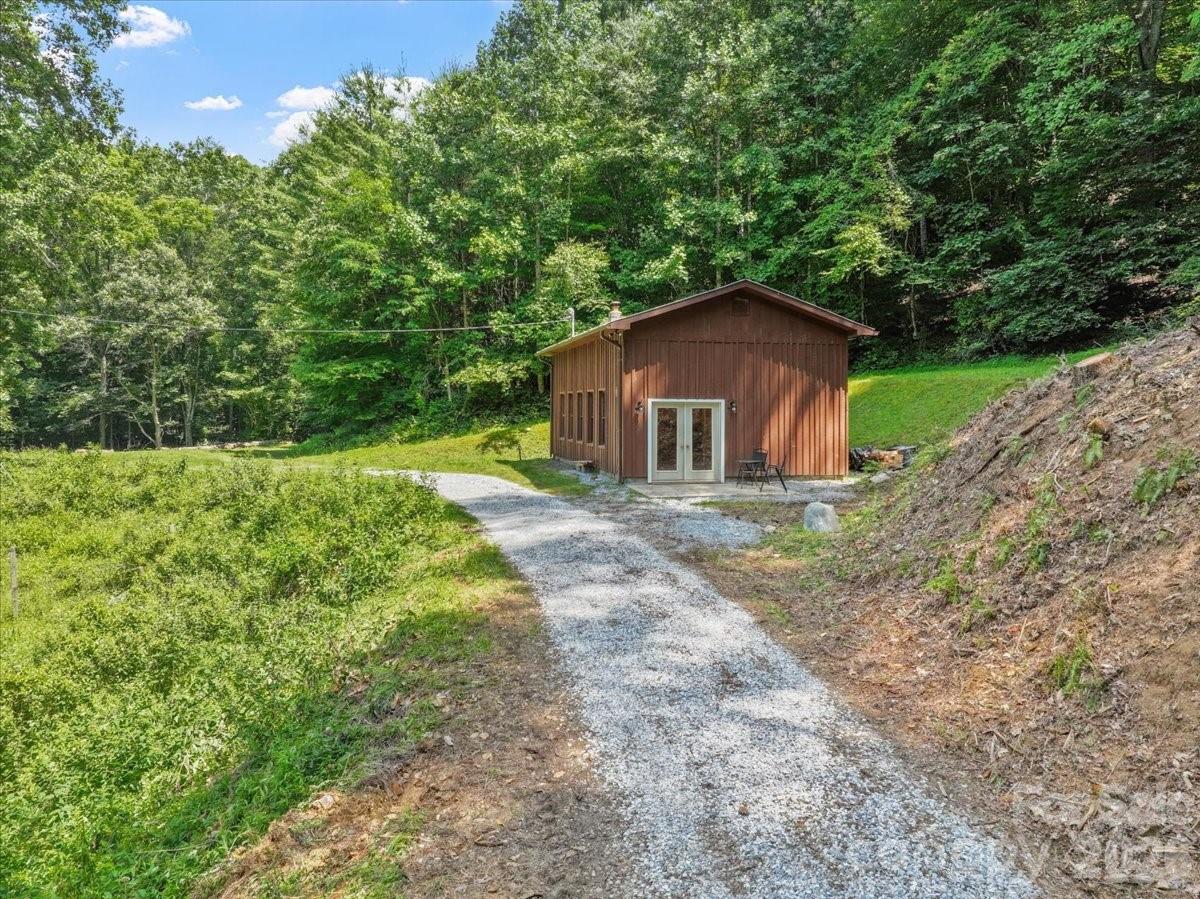 323 McCurrey Road — Burnsville
