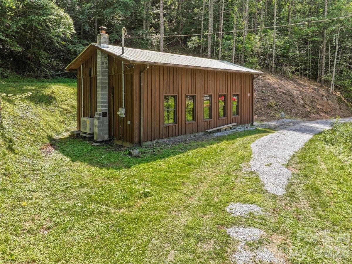 323 McCurrey Road — Burnsville