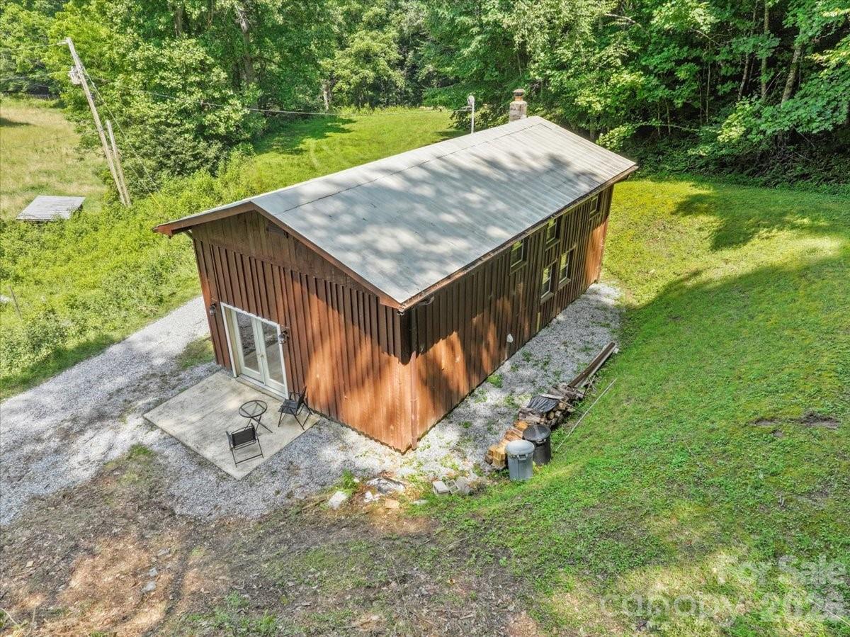 323 McCurrey Road — Burnsville
