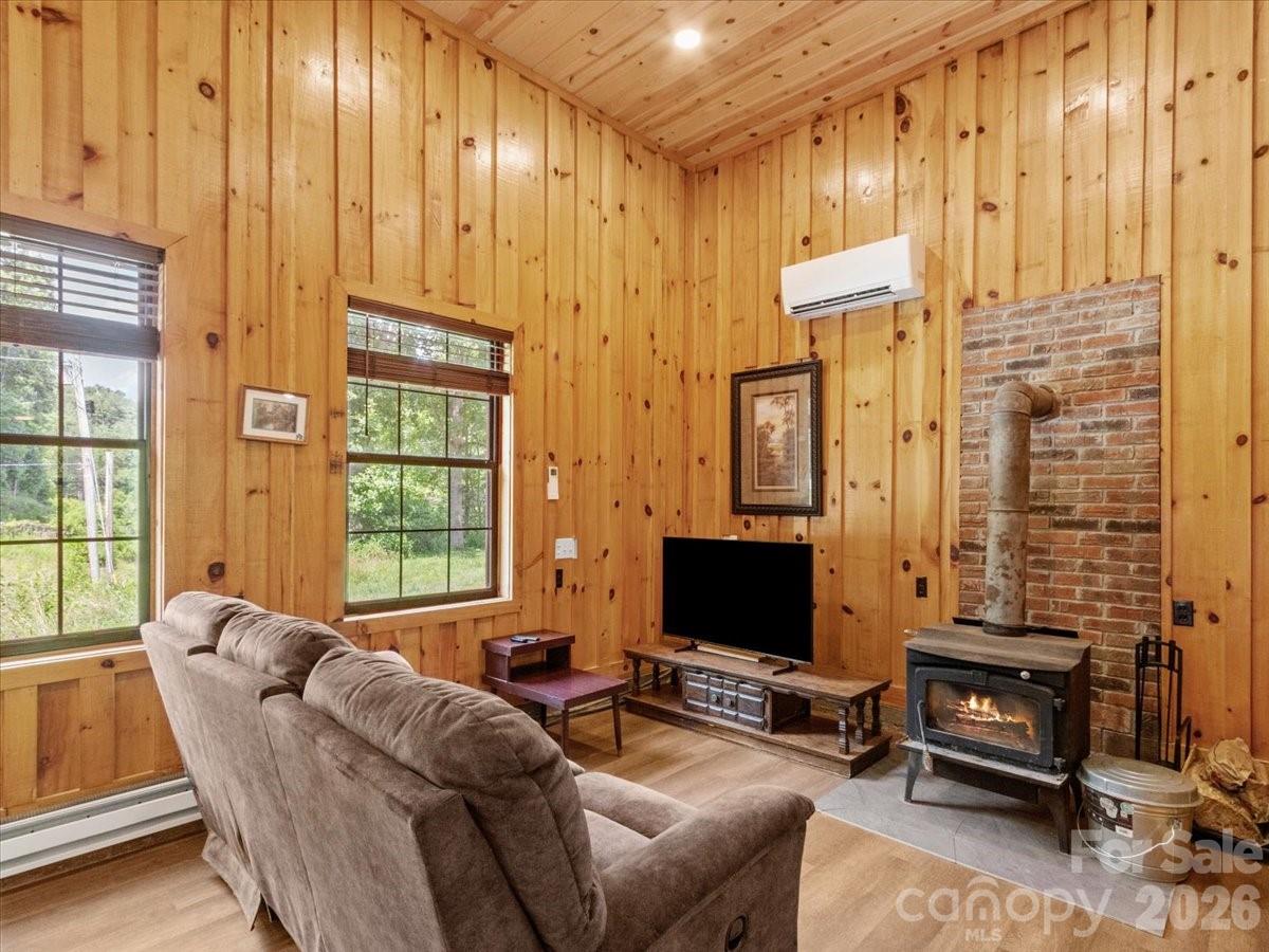 323 McCurrey Road — Burnsville
