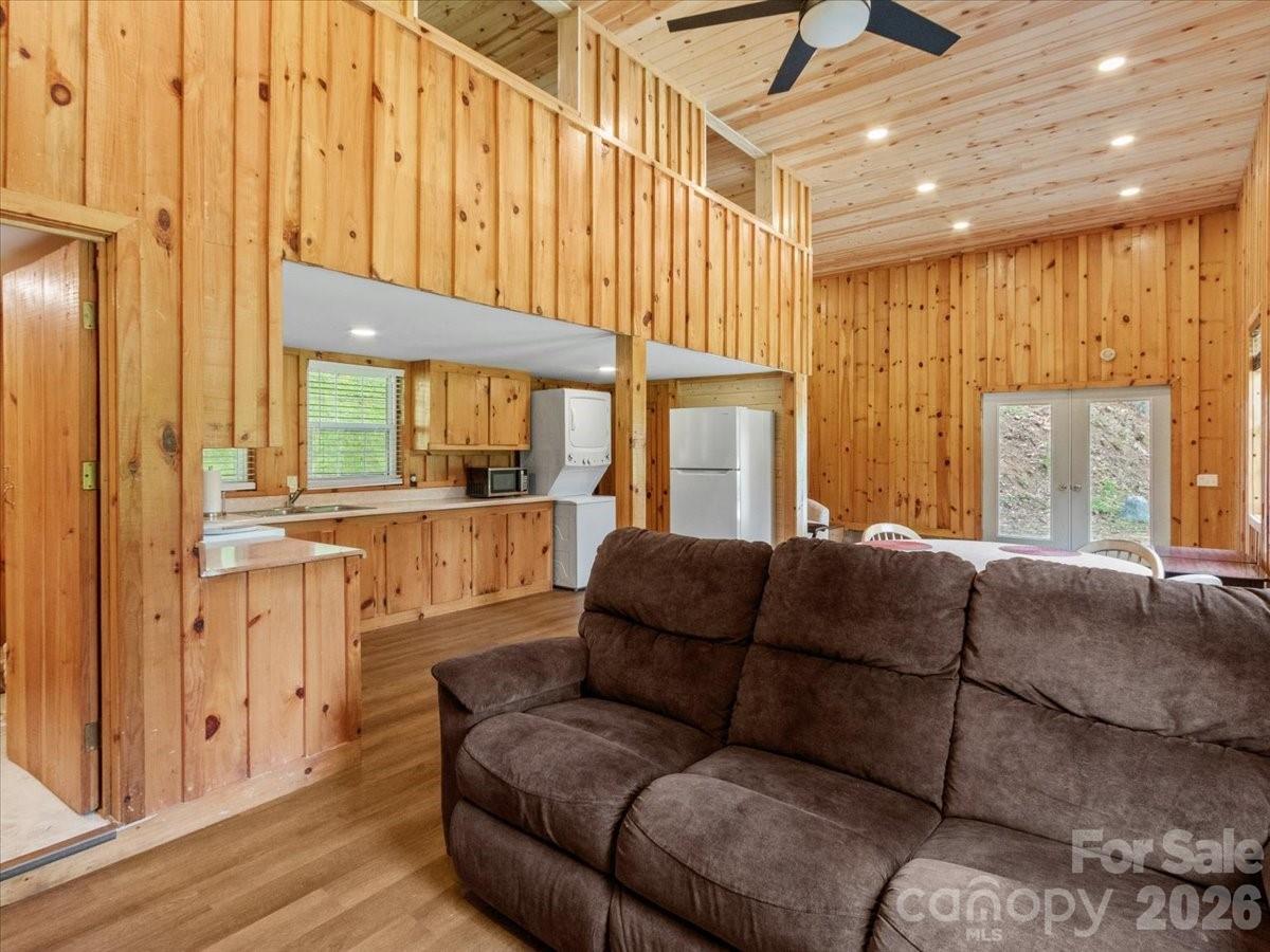 323 McCurrey Road — Burnsville