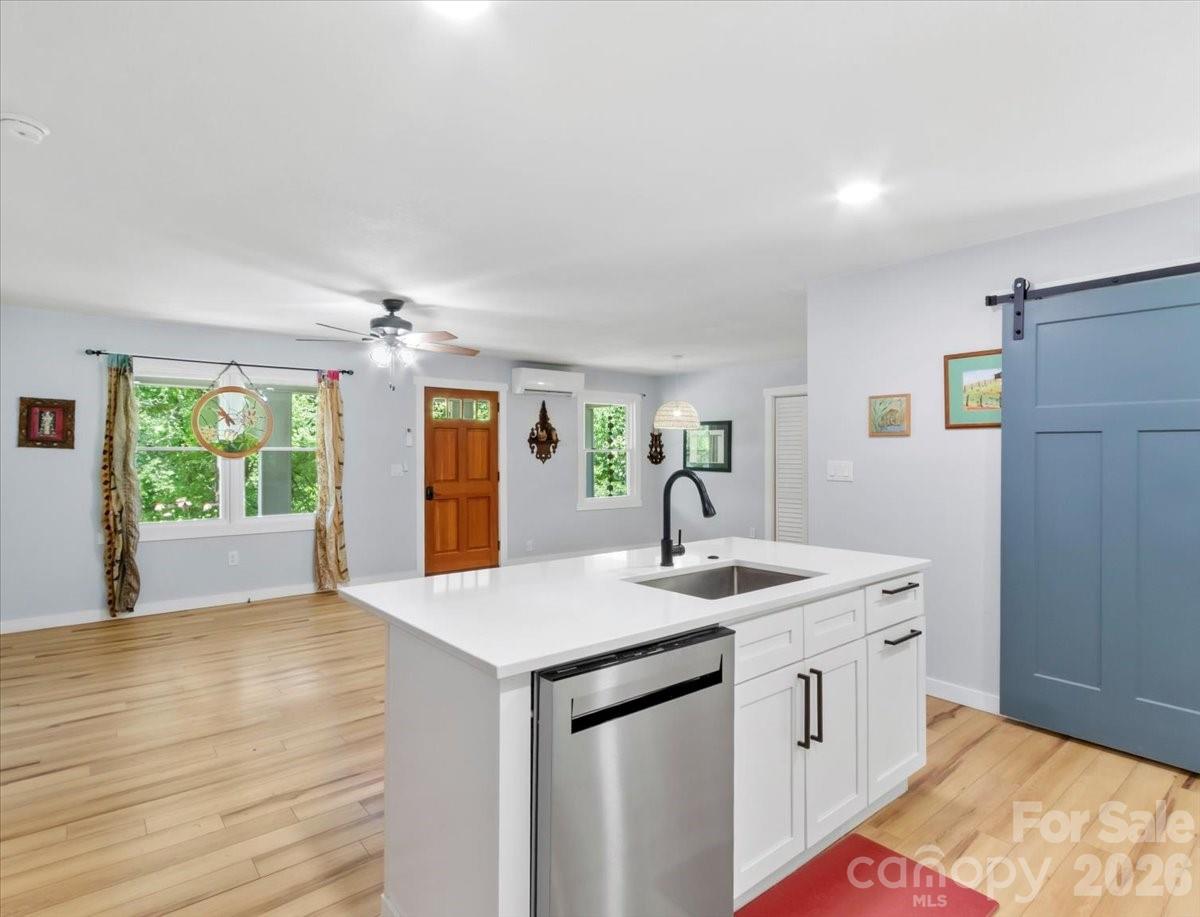 1280 Old Mine Fork Road — Burnsville