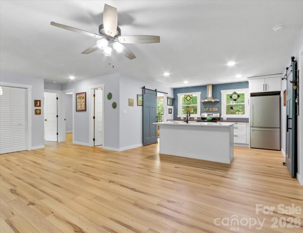 1280 Old Mine Fork Road — Burnsville