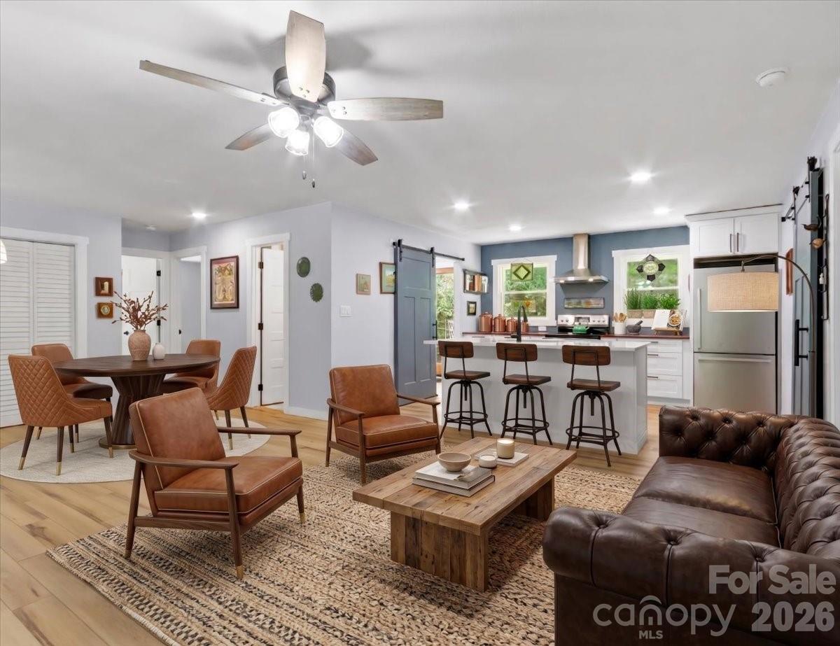 1280 Old Mine Fork Road — Burnsville