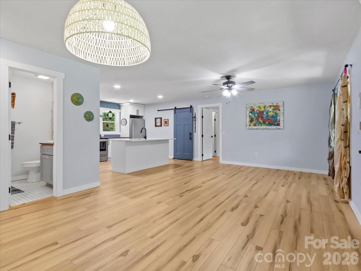 1280 Old Mine Fork Road — Burnsville