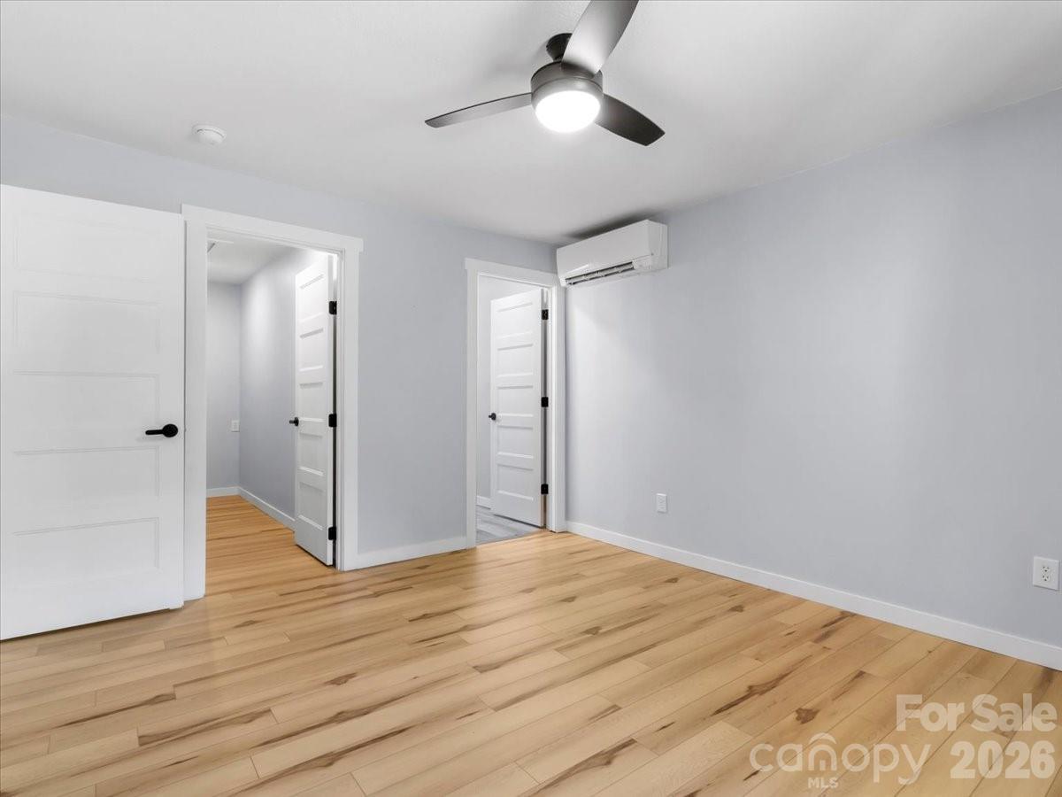 1280 Old Mine Fork Road — Burnsville