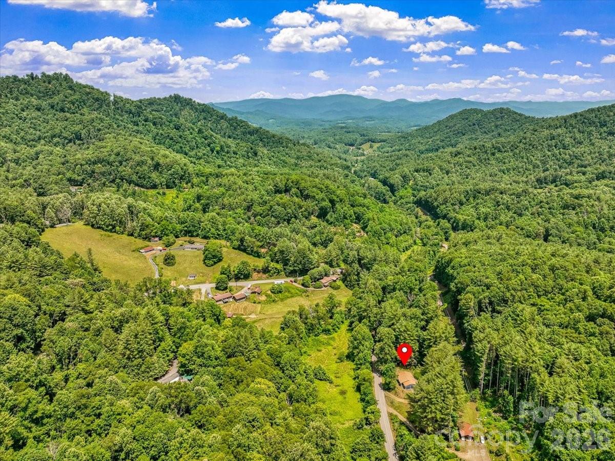 1280 Old Mine Fork Road — Burnsville