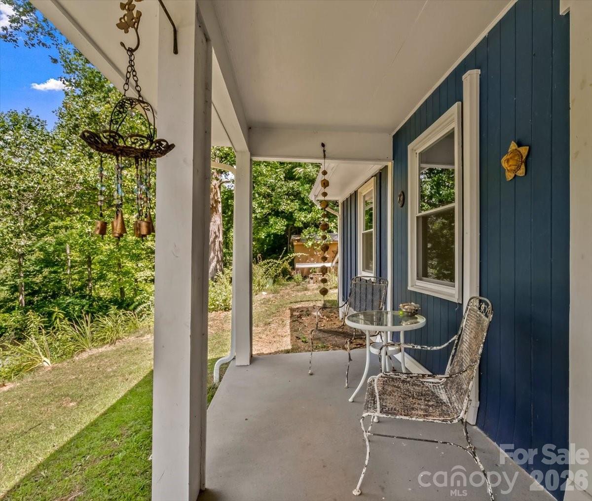 1280 Old Mine Fork Road — Burnsville