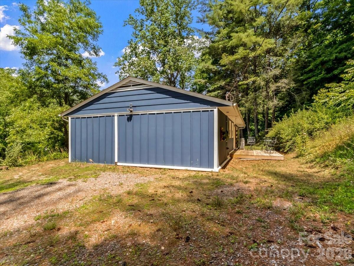 1280 Old Mine Fork Road — Burnsville