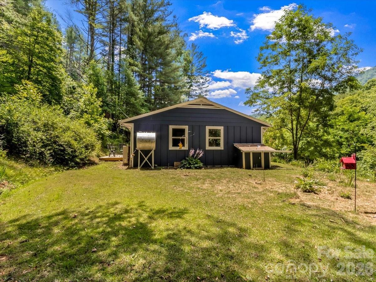 1280 Old Mine Fork Road — Burnsville