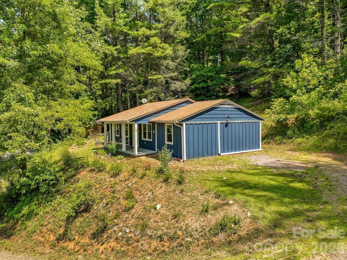 1280 Old Mine Fork Road — Burnsville