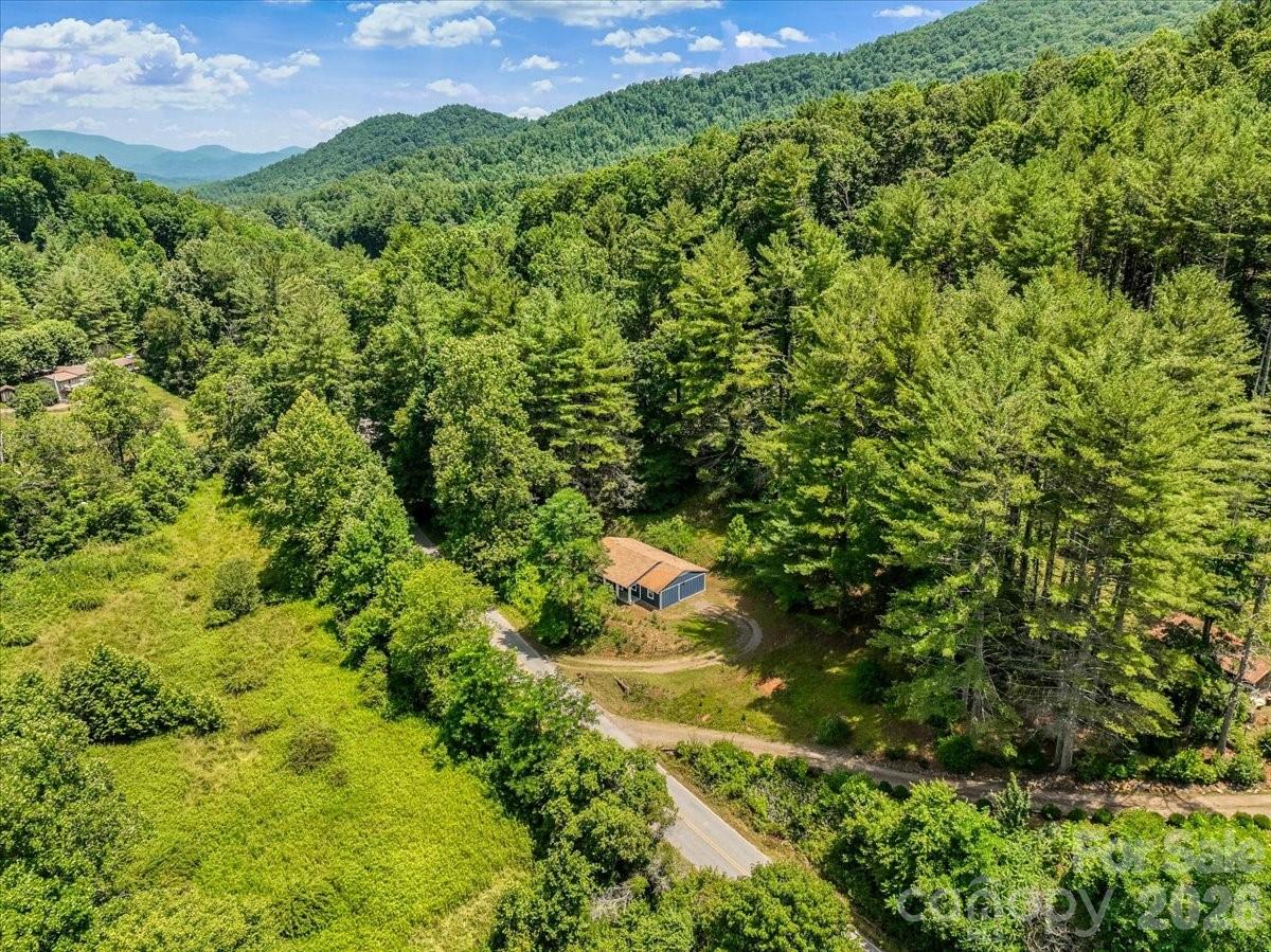 1280 Old Mine Fork Road — Burnsville
