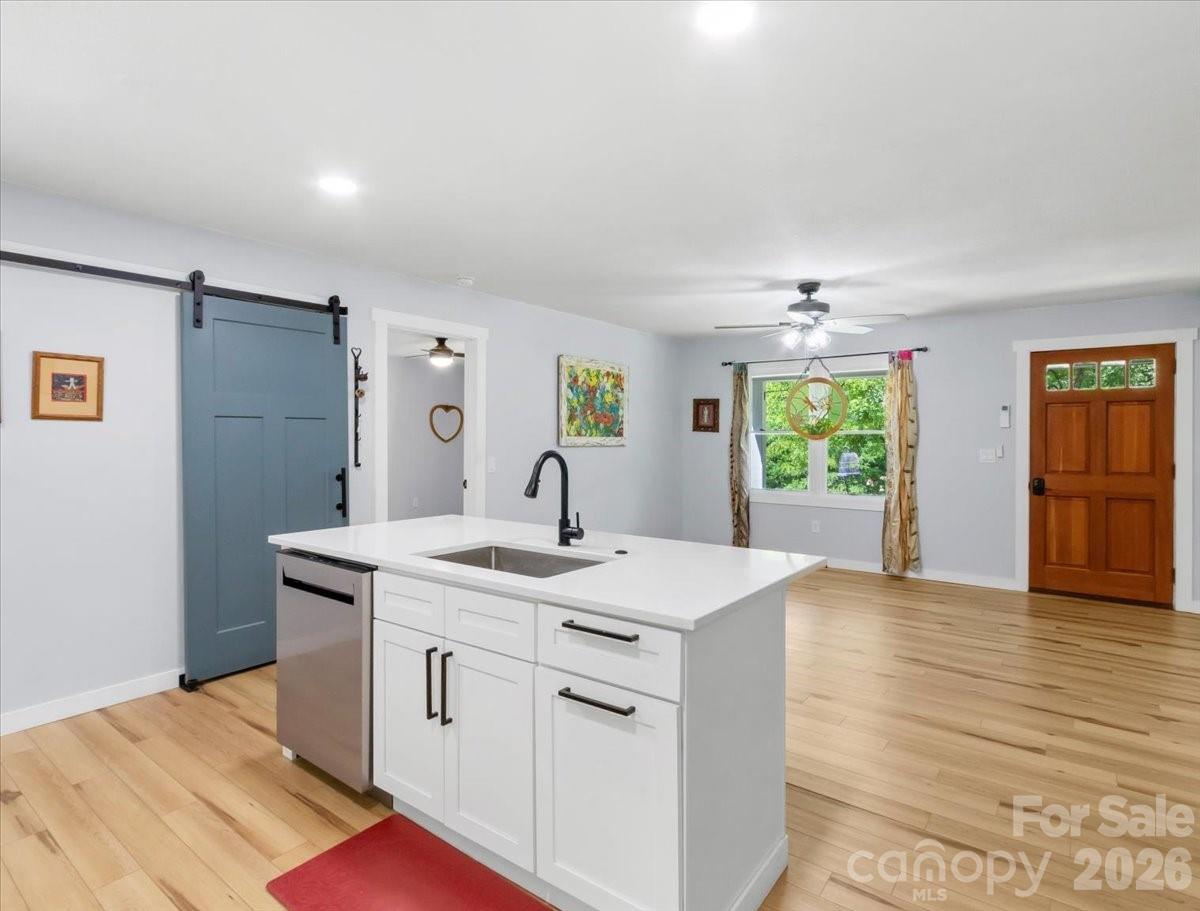 1280 Old Mine Fork Road — Burnsville
