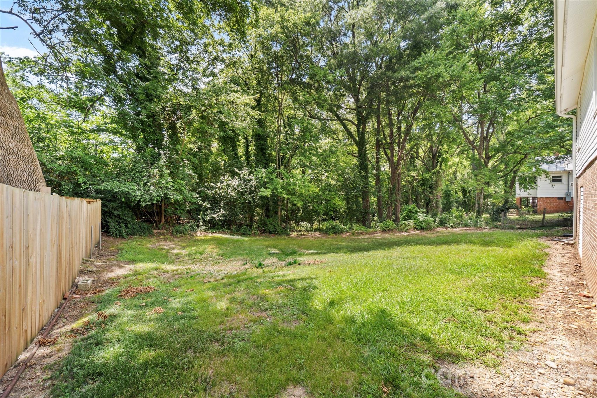 202 E Hargrave Street — Wadesboro