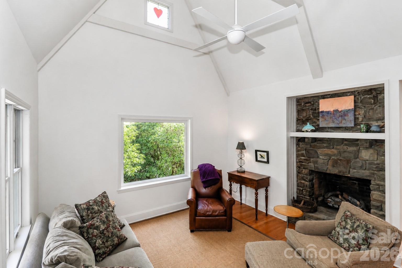 315 Green Hill Woods — Blowing Rock