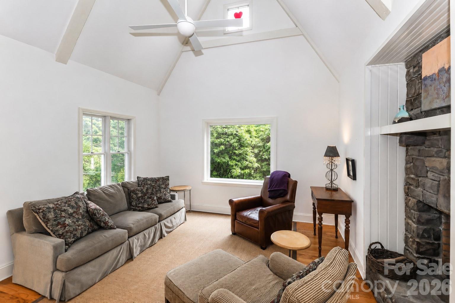 315 Green Hill Woods — Blowing Rock