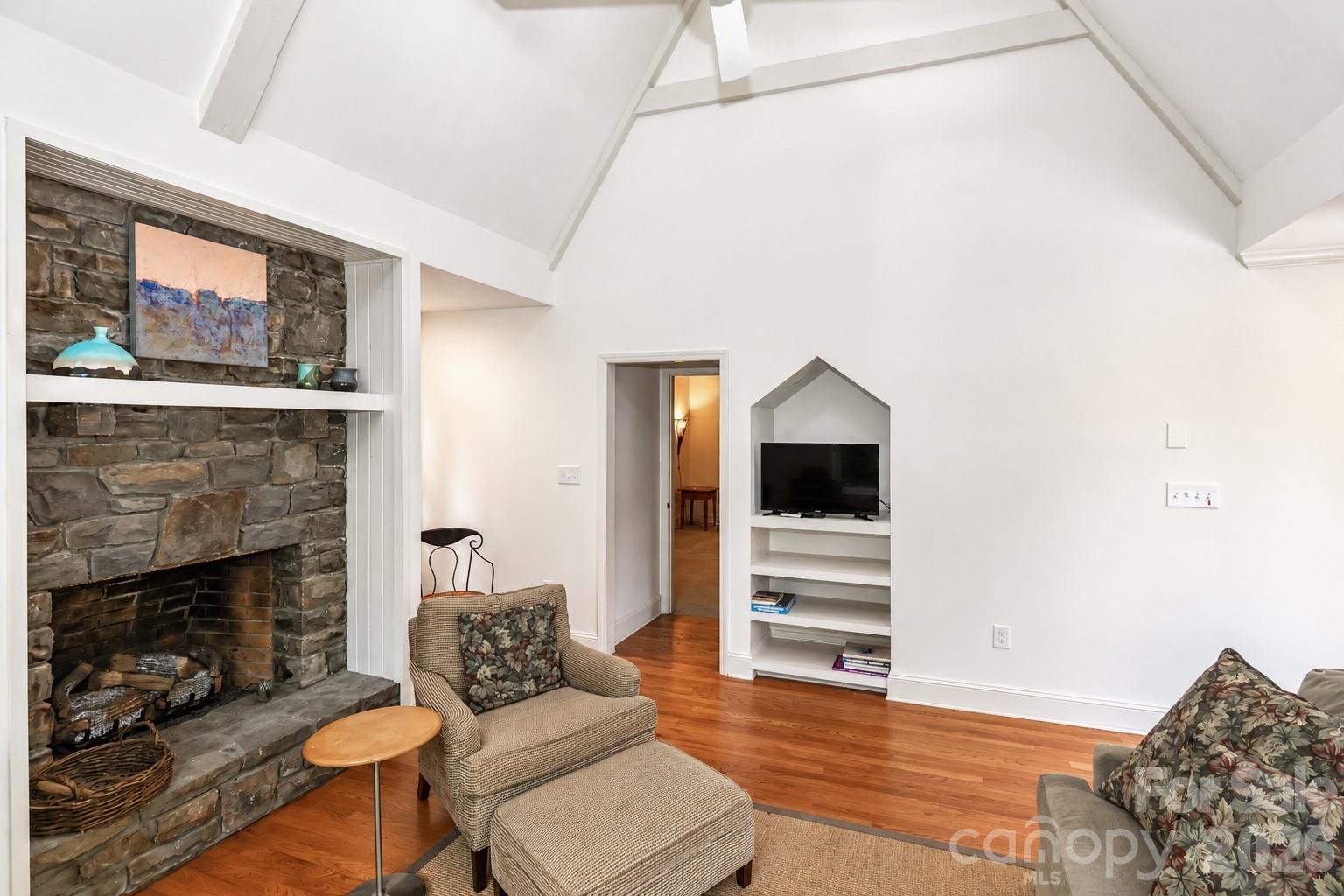 315 Green Hill Woods — Blowing Rock
