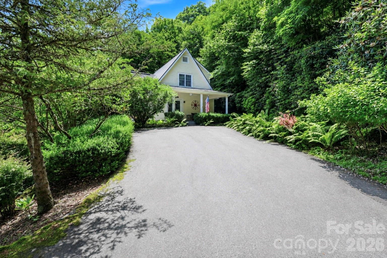 315 Green Hill Woods — Blowing Rock