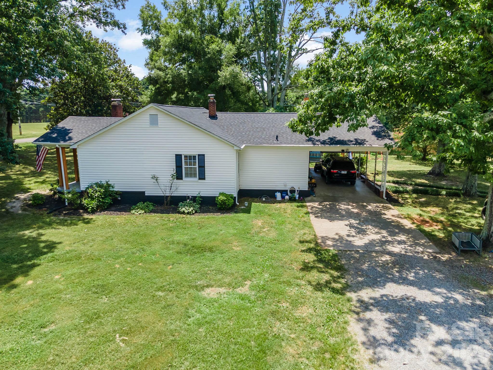 610 Helton Road — Cherryville