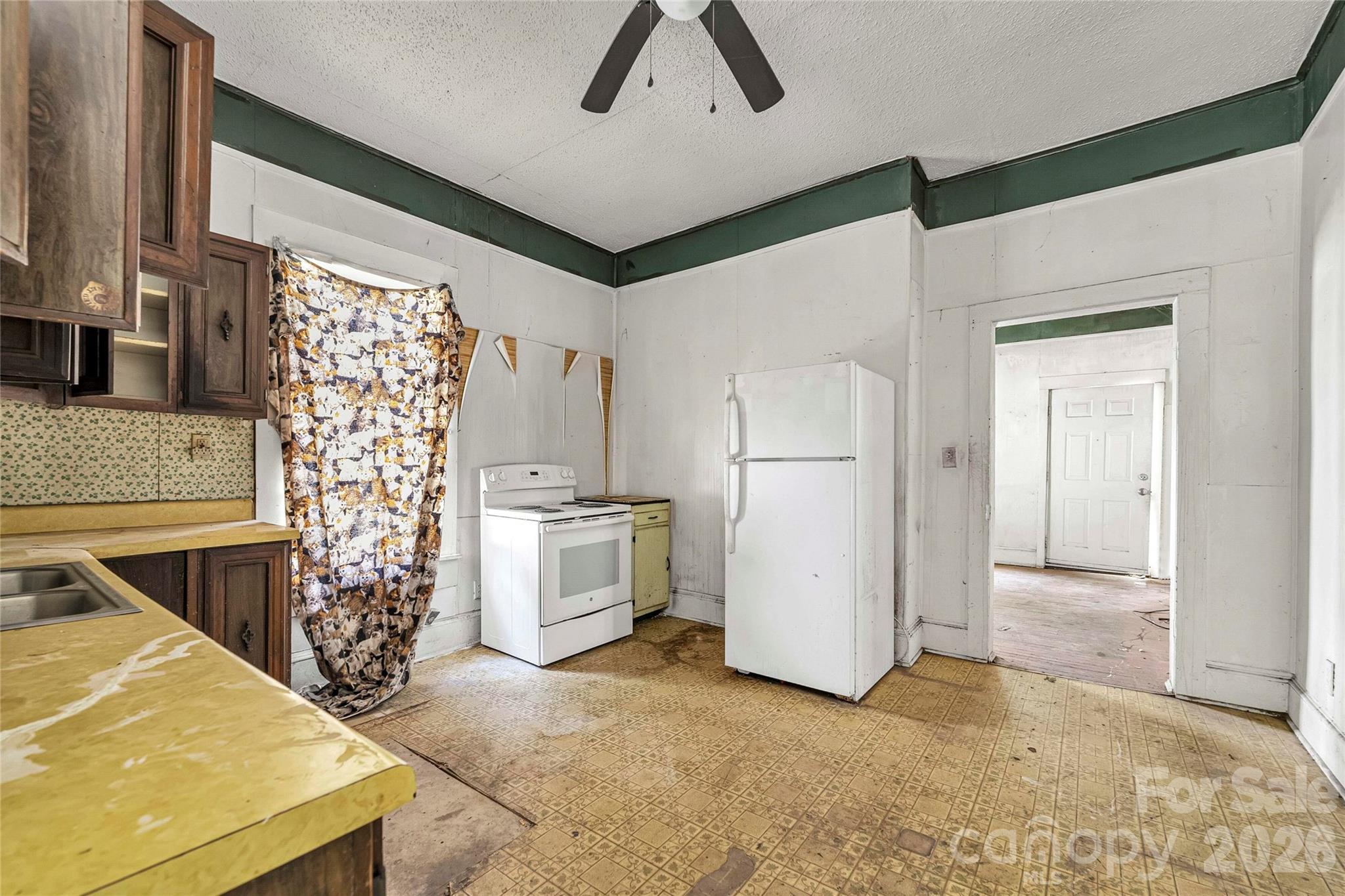 114 W 6th Avenue — Gastonia