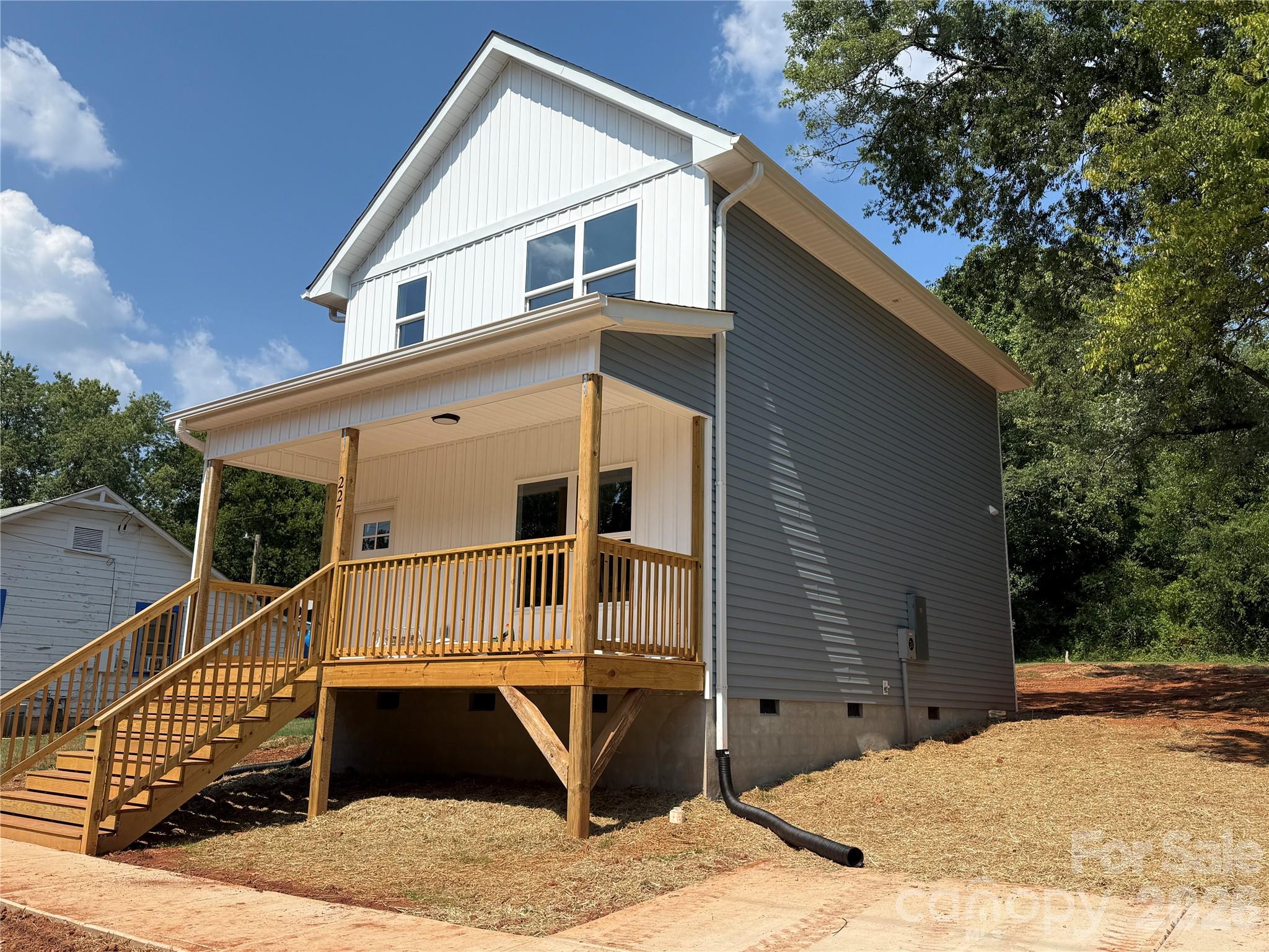 227 S Caldwell Avenue — Newton
