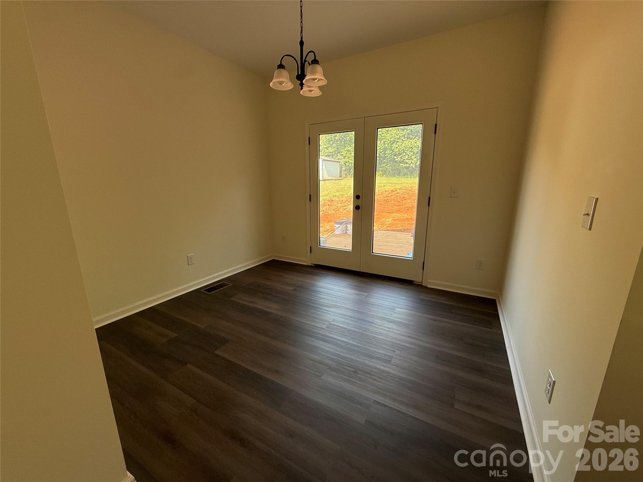 227 S Caldwell Avenue — Newton