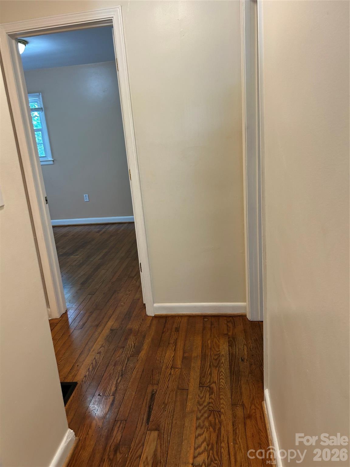 11 Mountain Road — Hendersonville