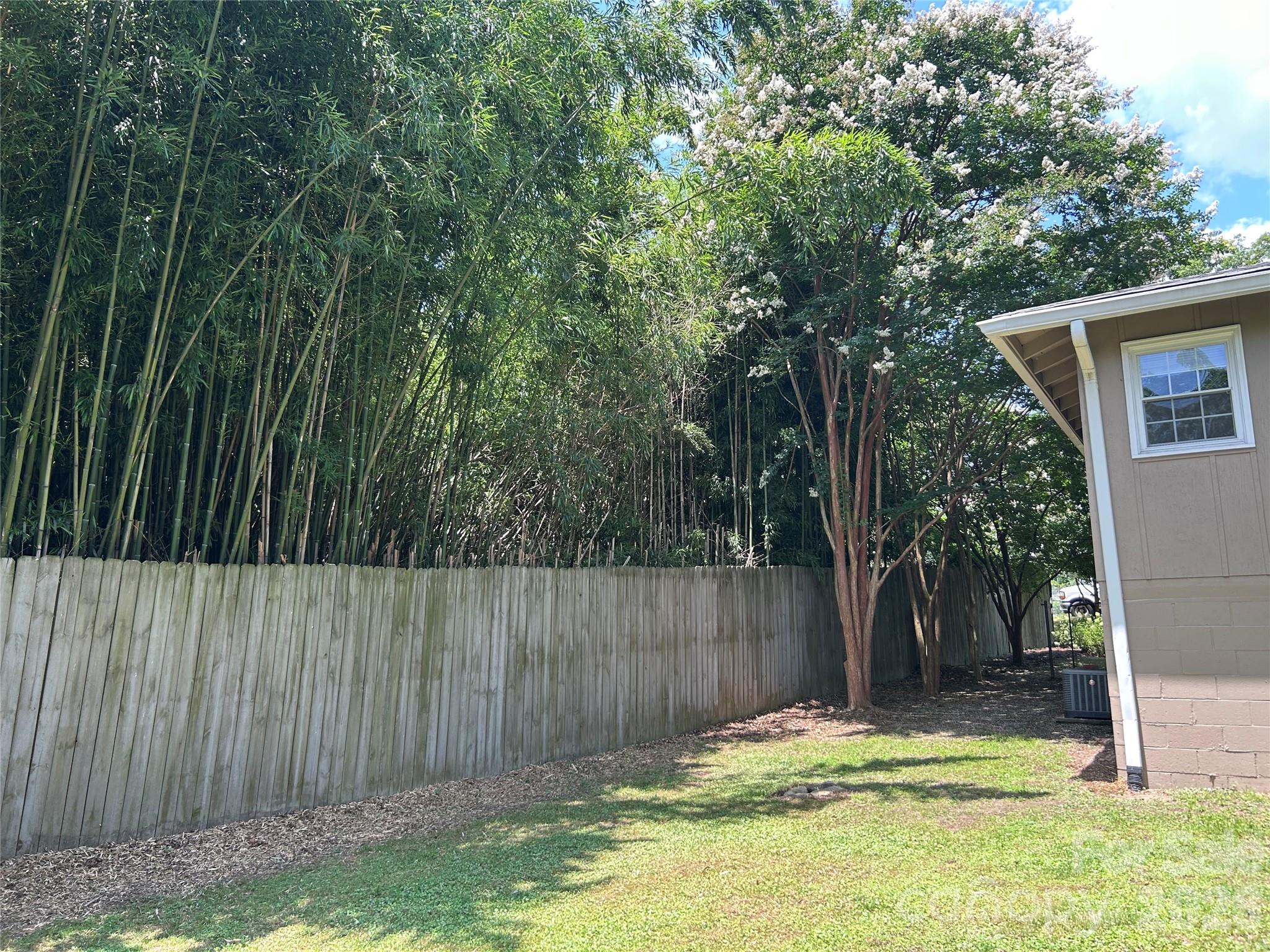 11 Mountain Road — Hendersonville