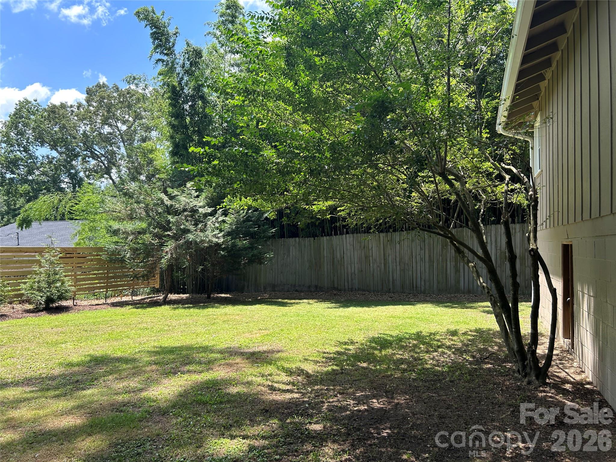 11 Mountain Road — Hendersonville