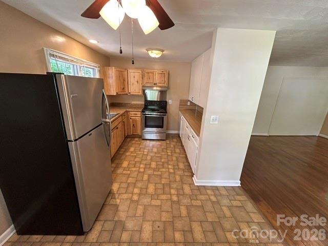 11 Mountain Road — Hendersonville