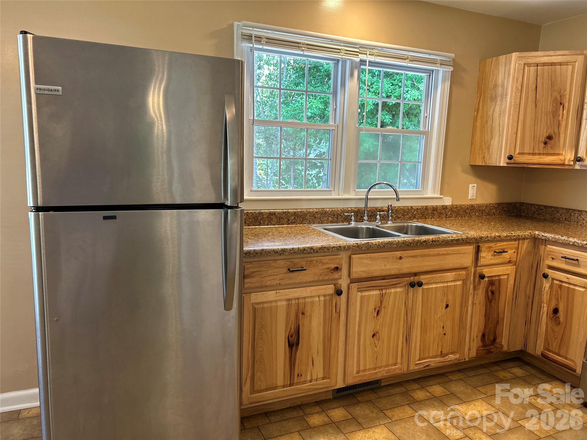 11 Mountain Road — Hendersonville