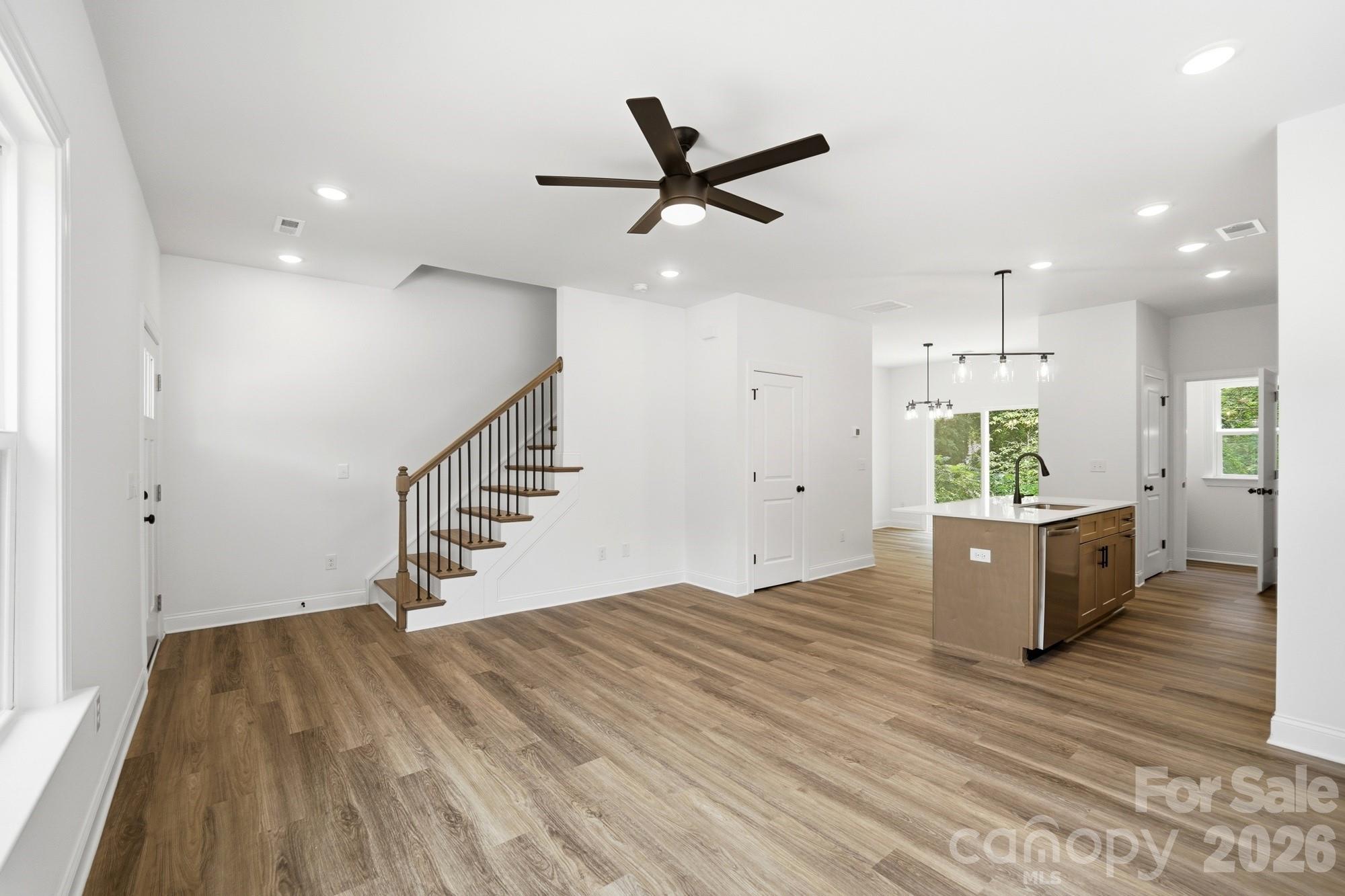 116 7th Avenue SE — Hickory