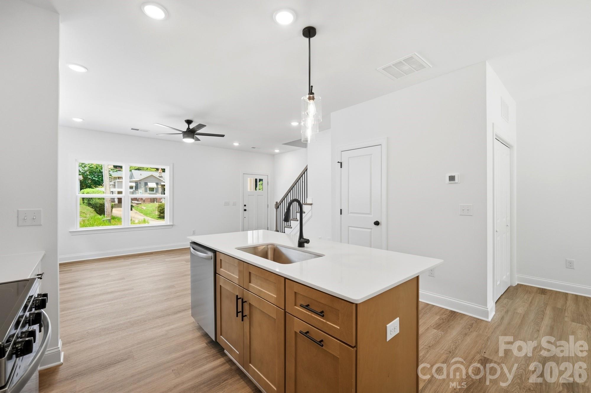 116 7th Avenue SE — Hickory