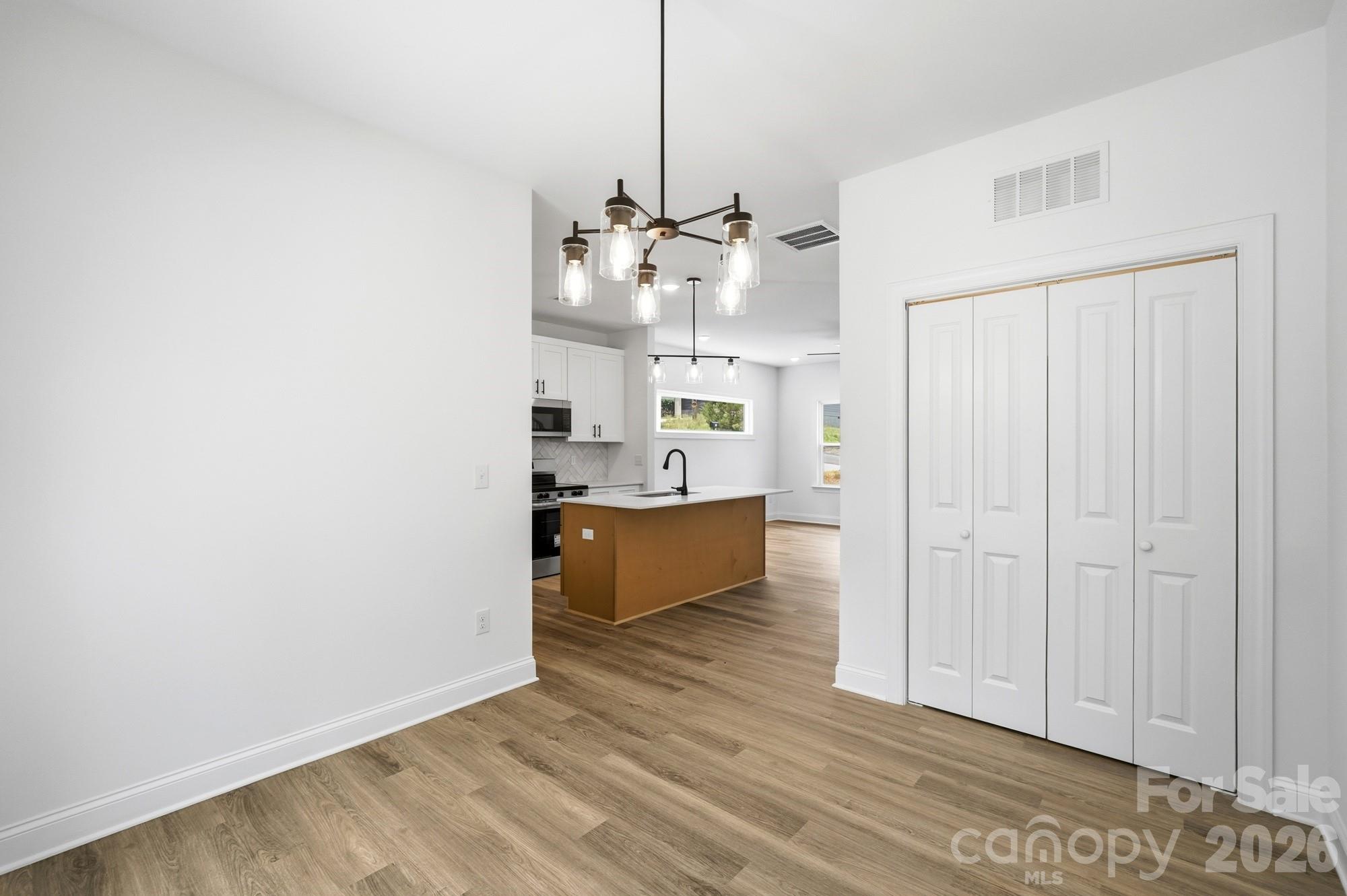 116 7th Avenue SE — Hickory