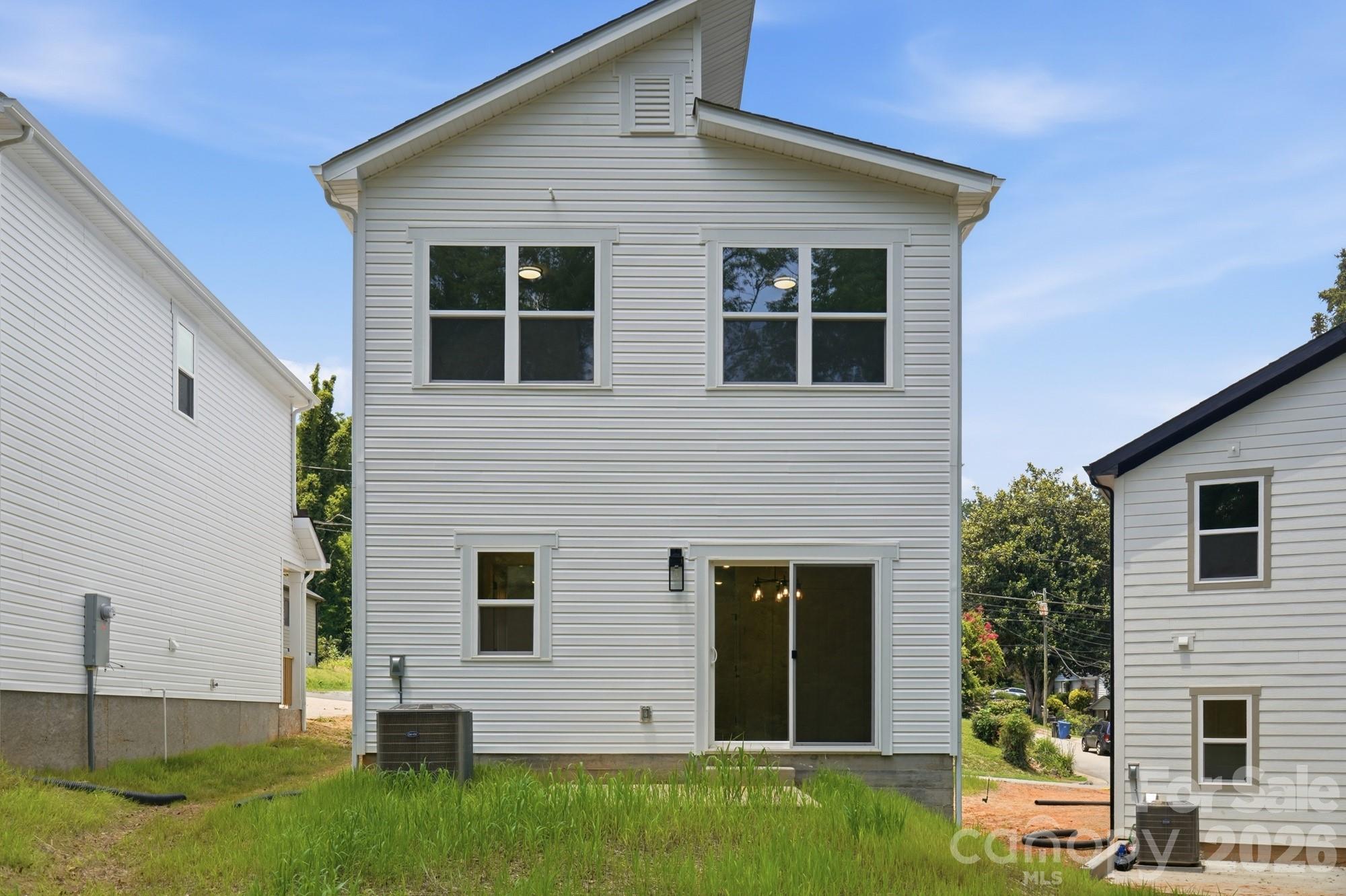 116 7th Avenue SE — Hickory