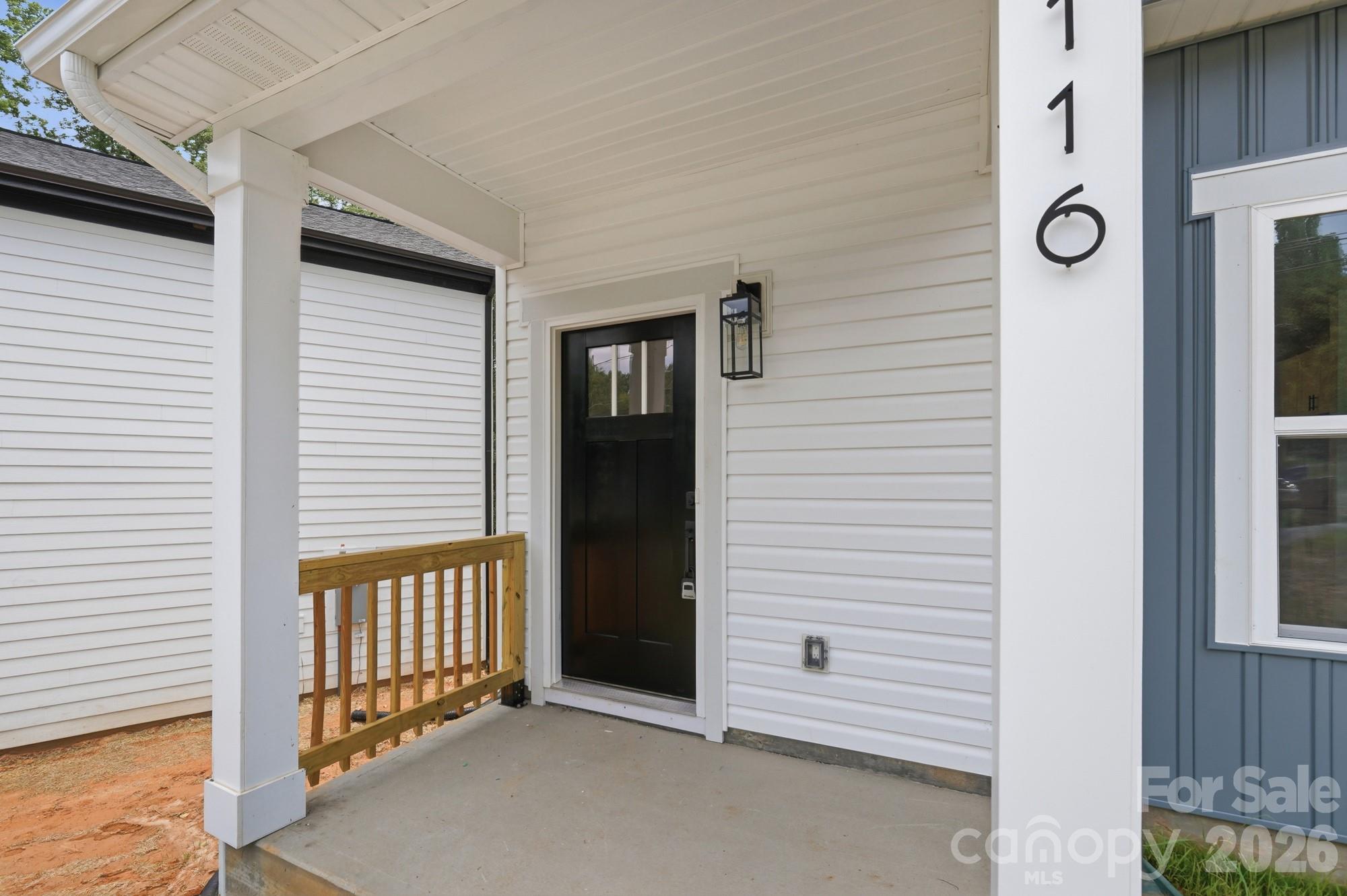 116 7th Avenue SE — Hickory