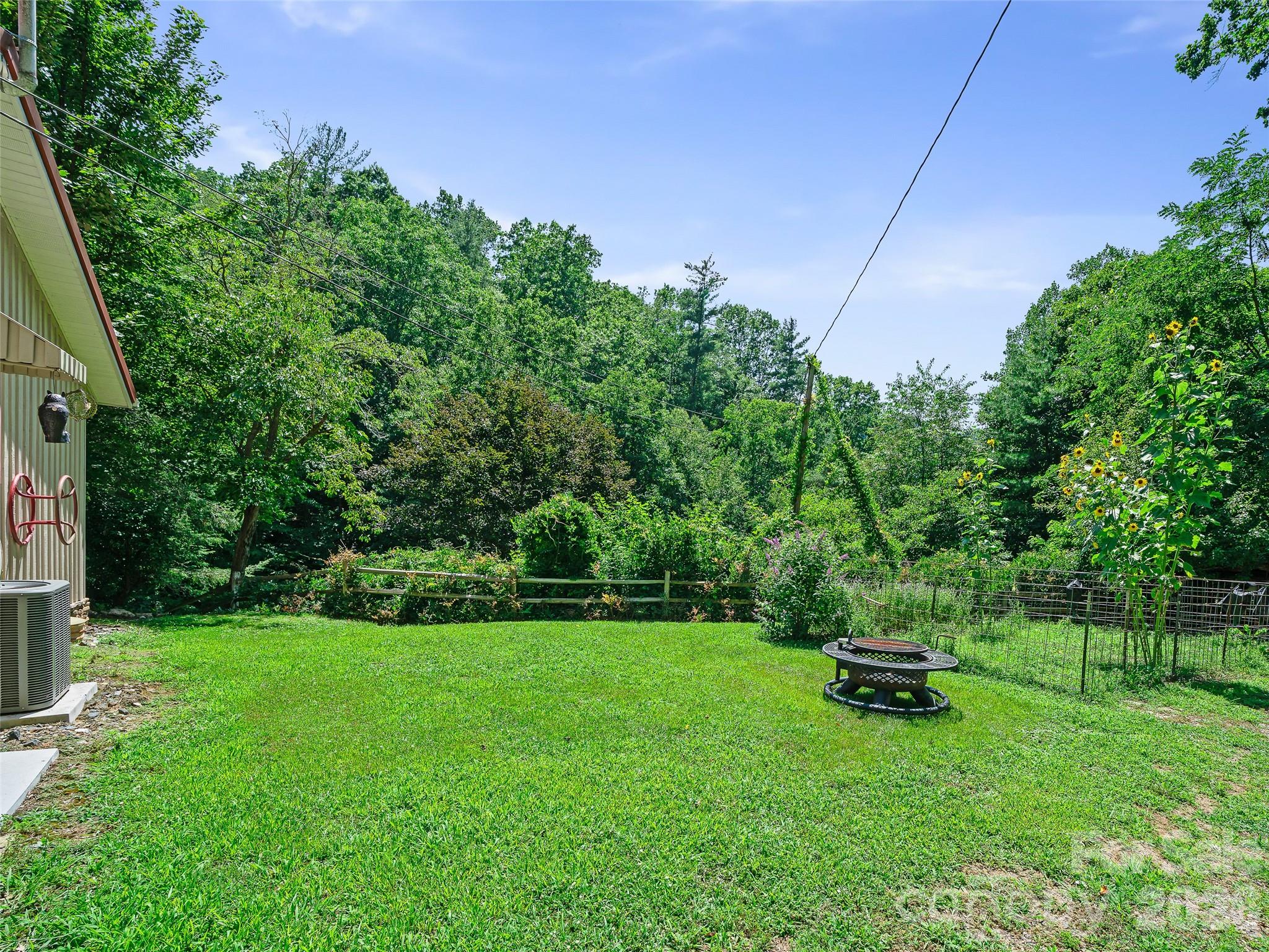 1065 Upper Pig Pen Road — Green Mountain