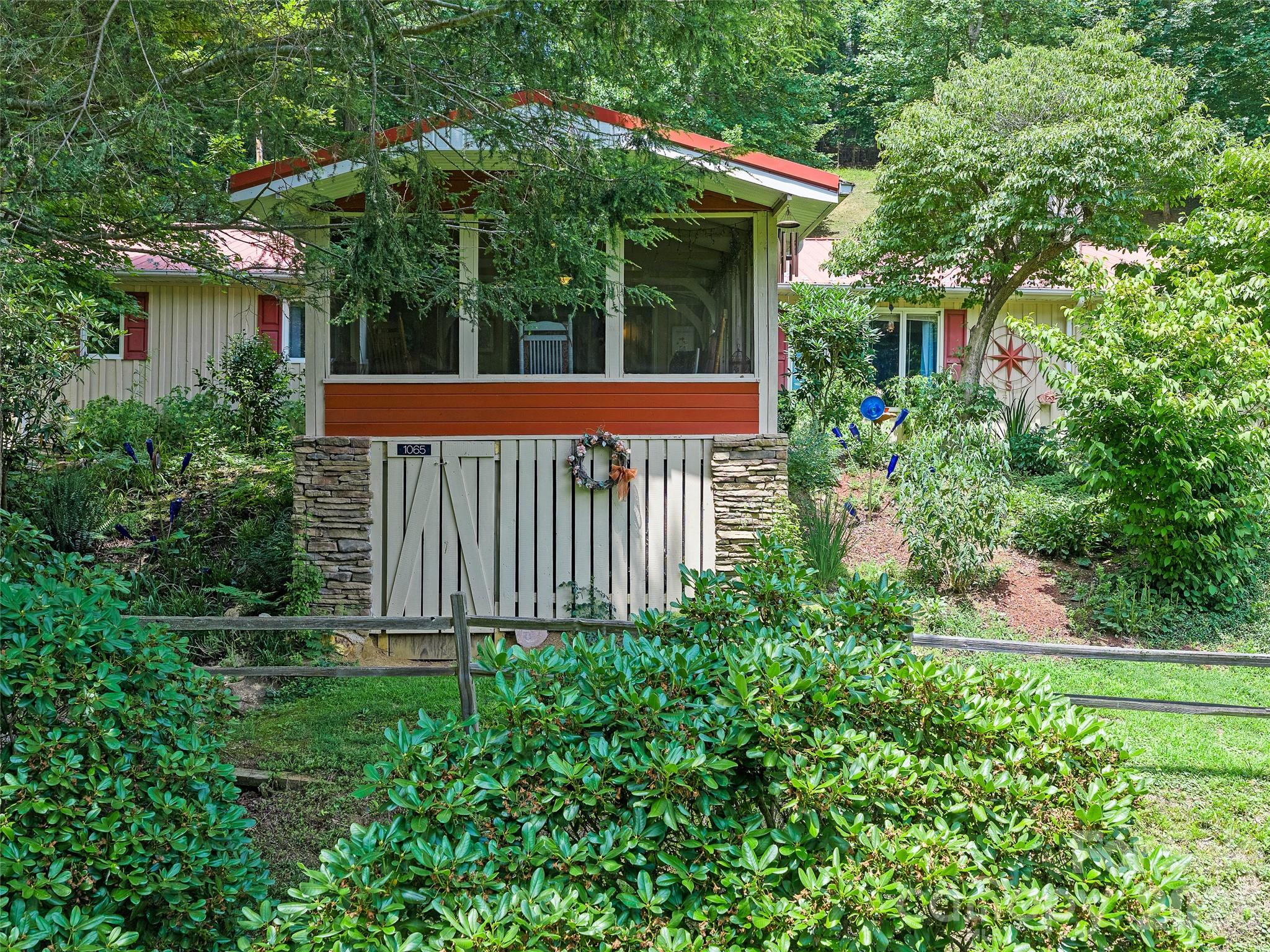 1065 Upper Pig Pen Road — Green Mountain