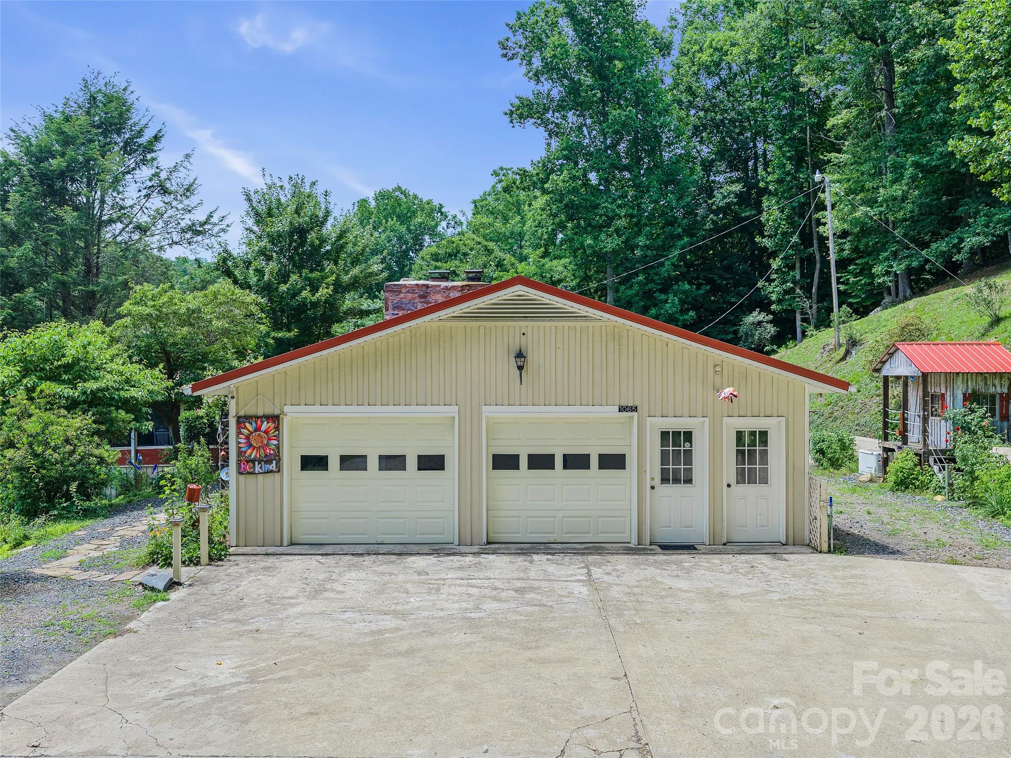 1065 Upper Pig Pen Road — Green Mountain
