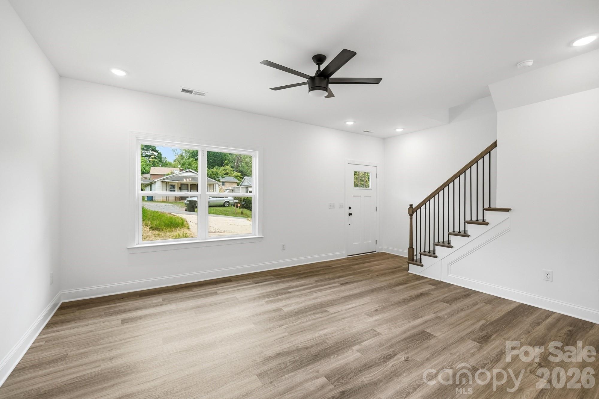 114 7th Avenue SE — Hickory