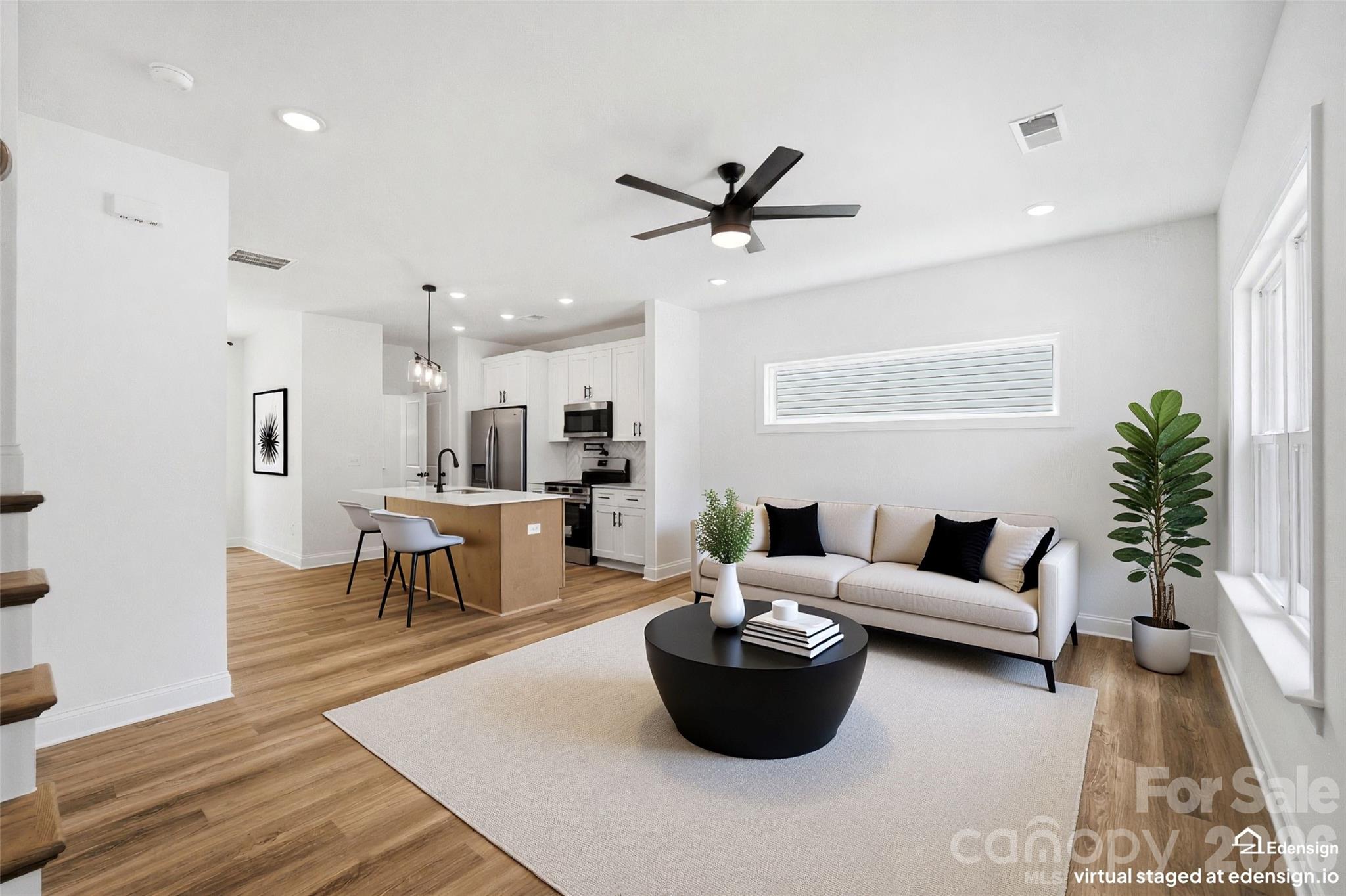 114 7th Avenue SE — Hickory
