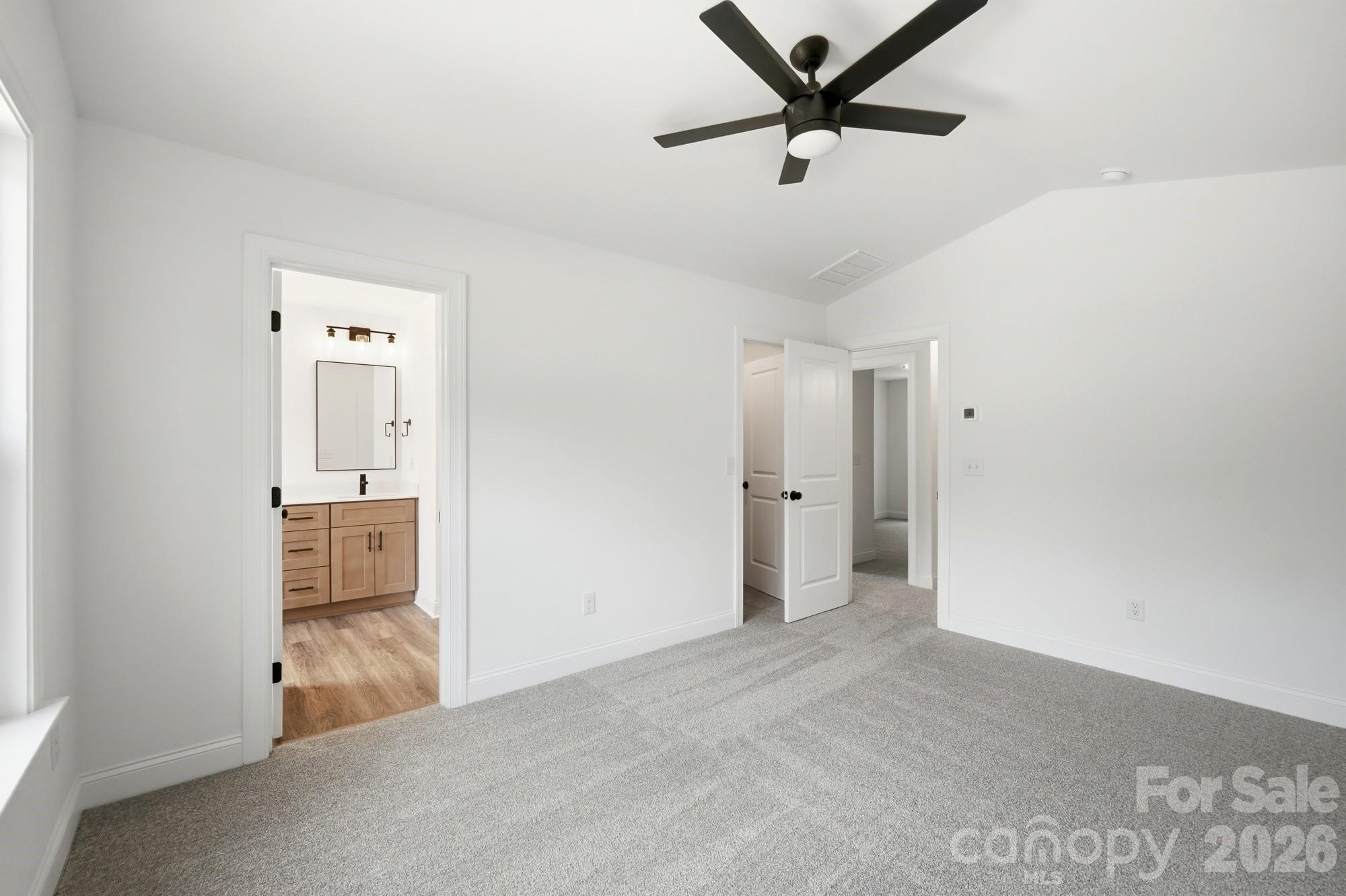 114 7th Avenue SE — Hickory