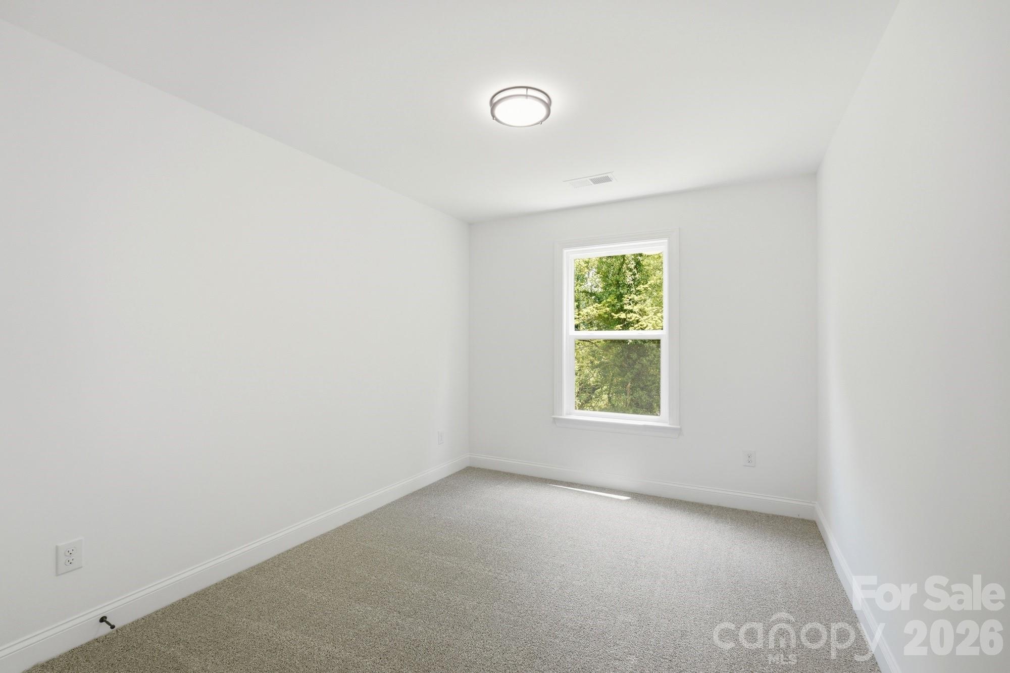 114 7th Avenue SE — Hickory