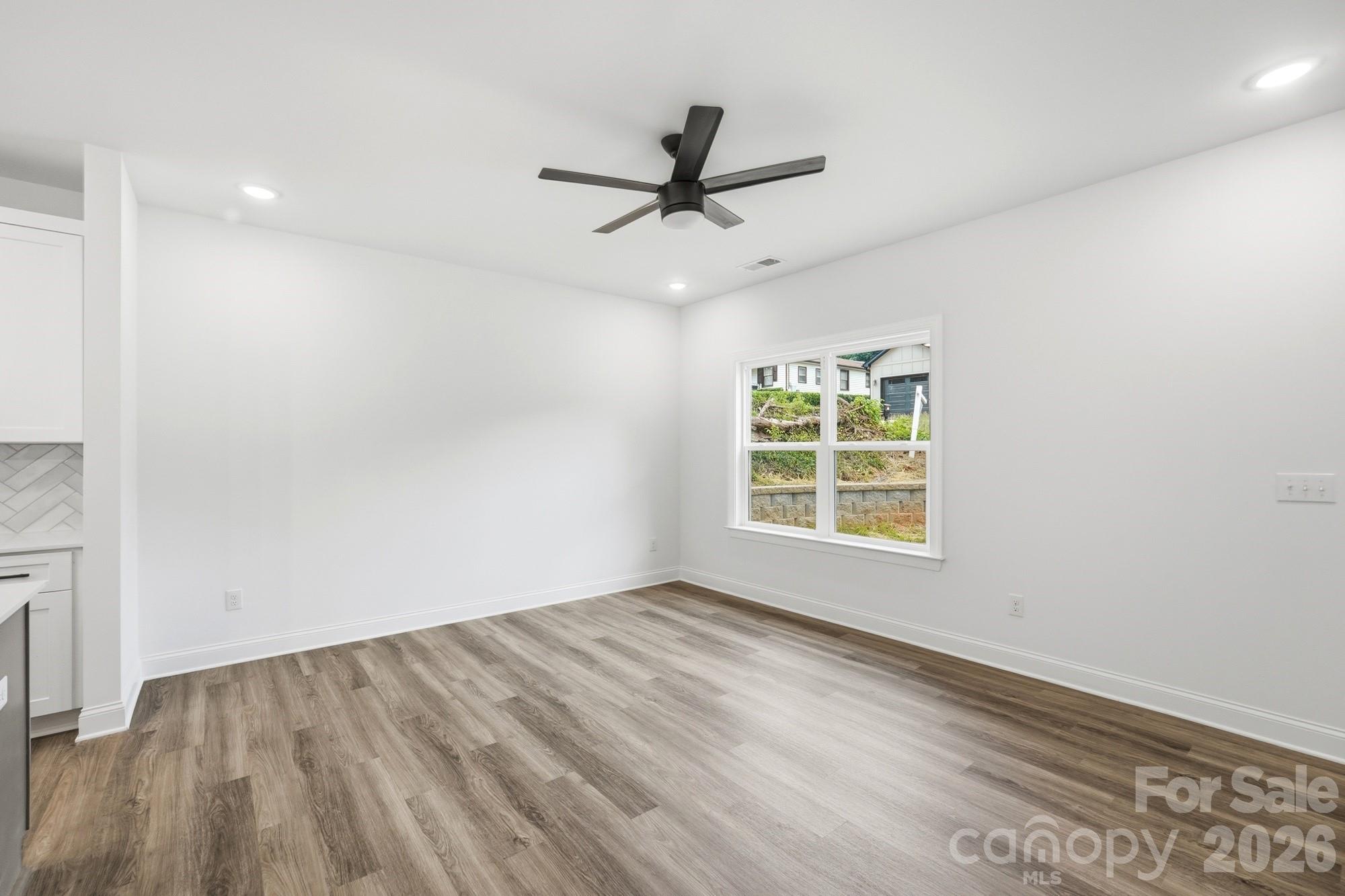 114 7th Avenue SE — Hickory