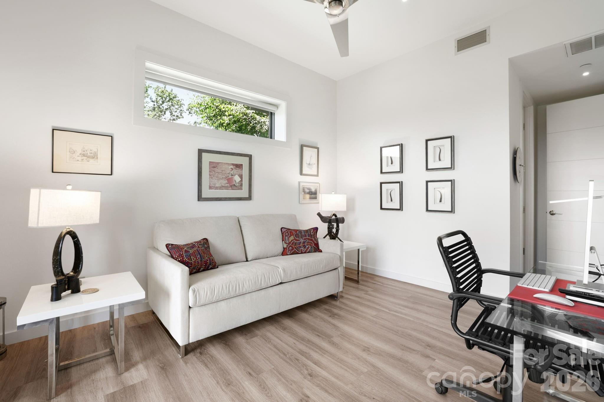 232 Curtain Bluff — Hendersonville