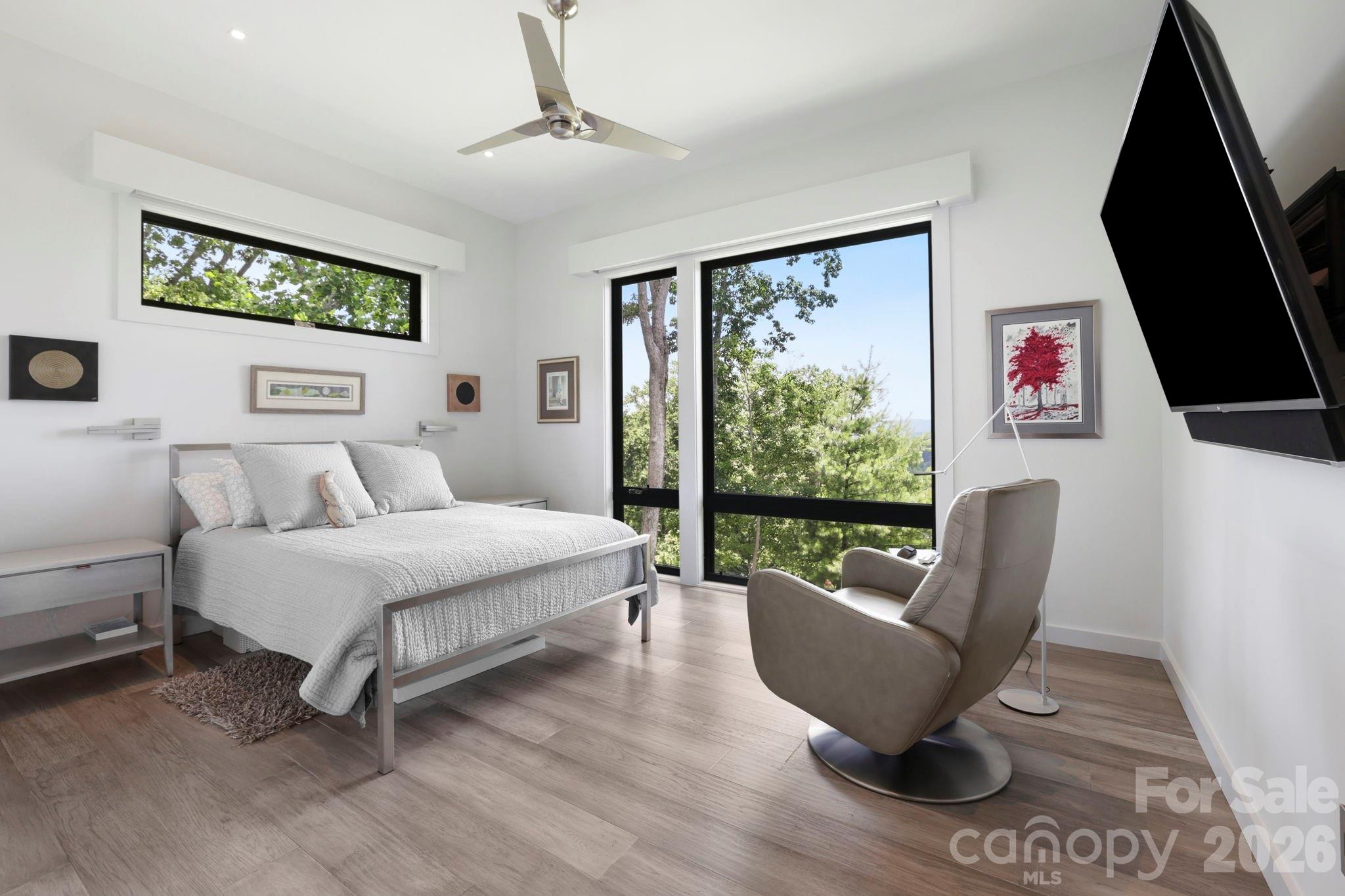 232 Curtain Bluff — Hendersonville