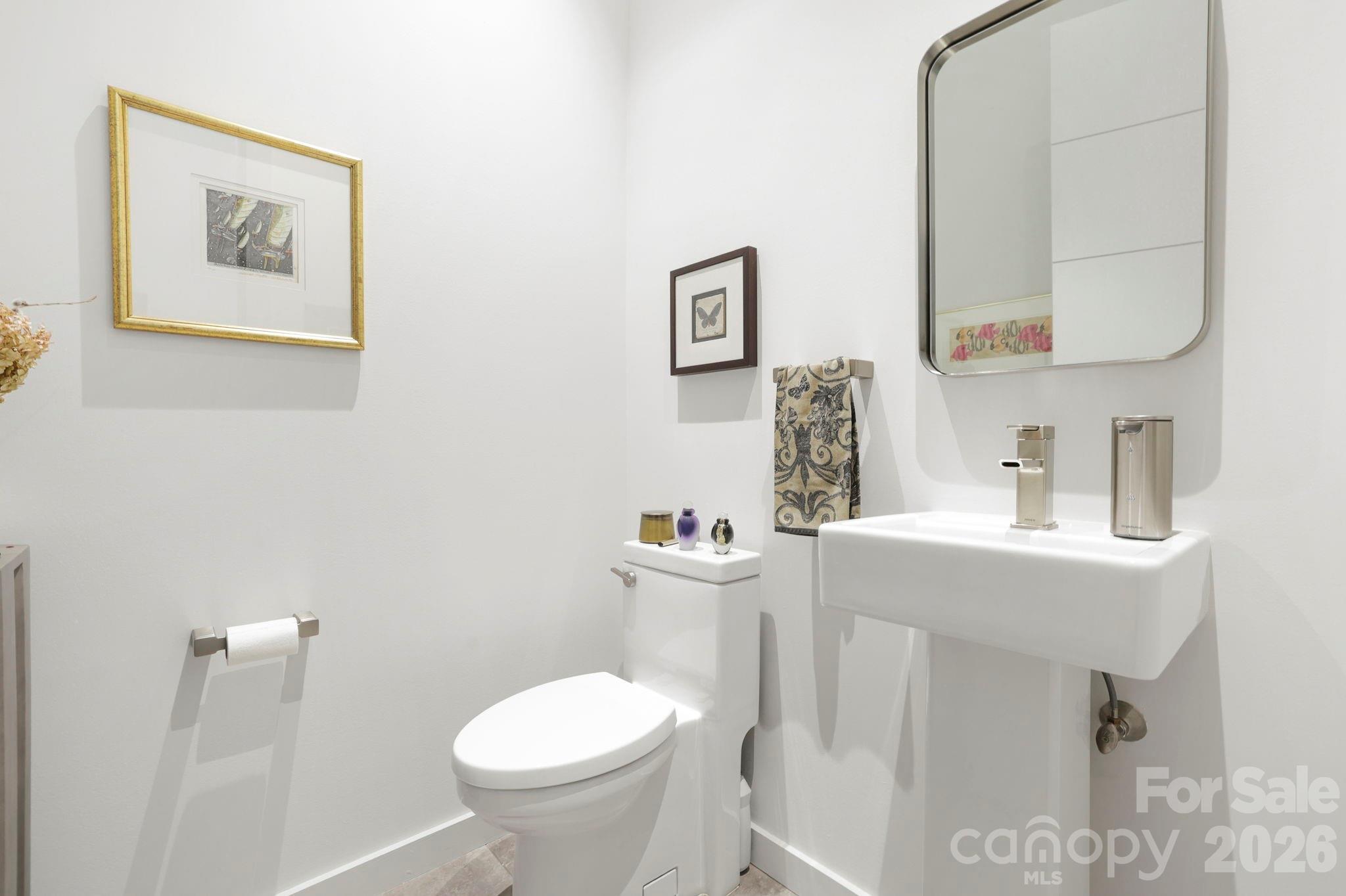 232 Curtain Bluff — Hendersonville