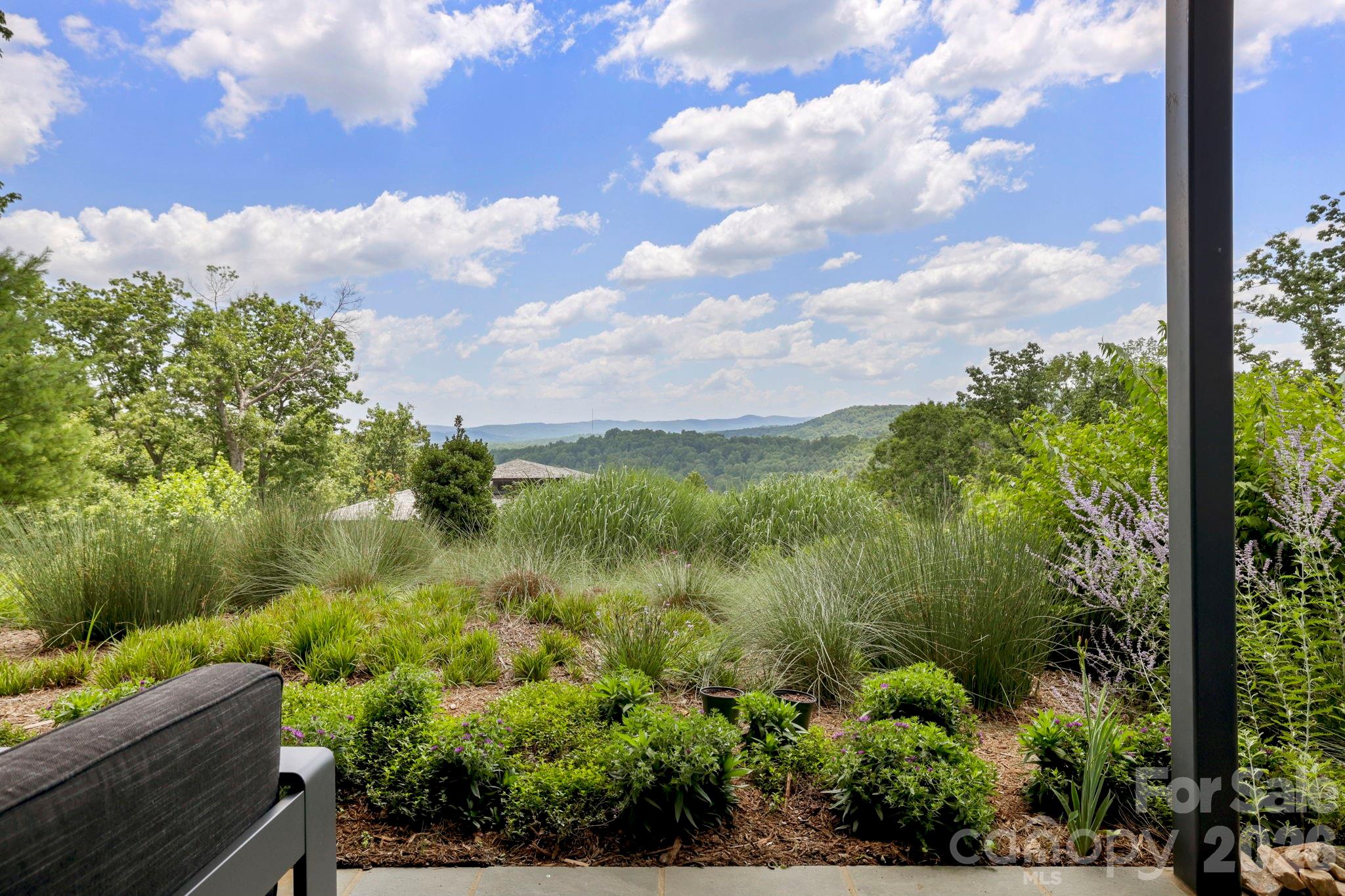 232 Curtain Bluff — Hendersonville